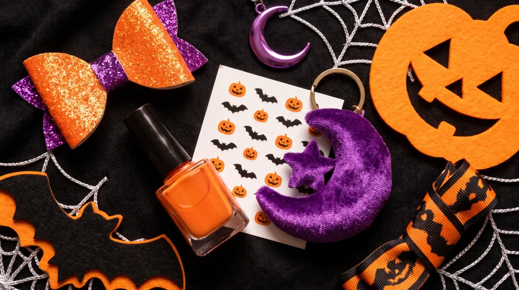 推しカラーの小物とハロウィンモチーフを大きく配置したフラットレイ画像